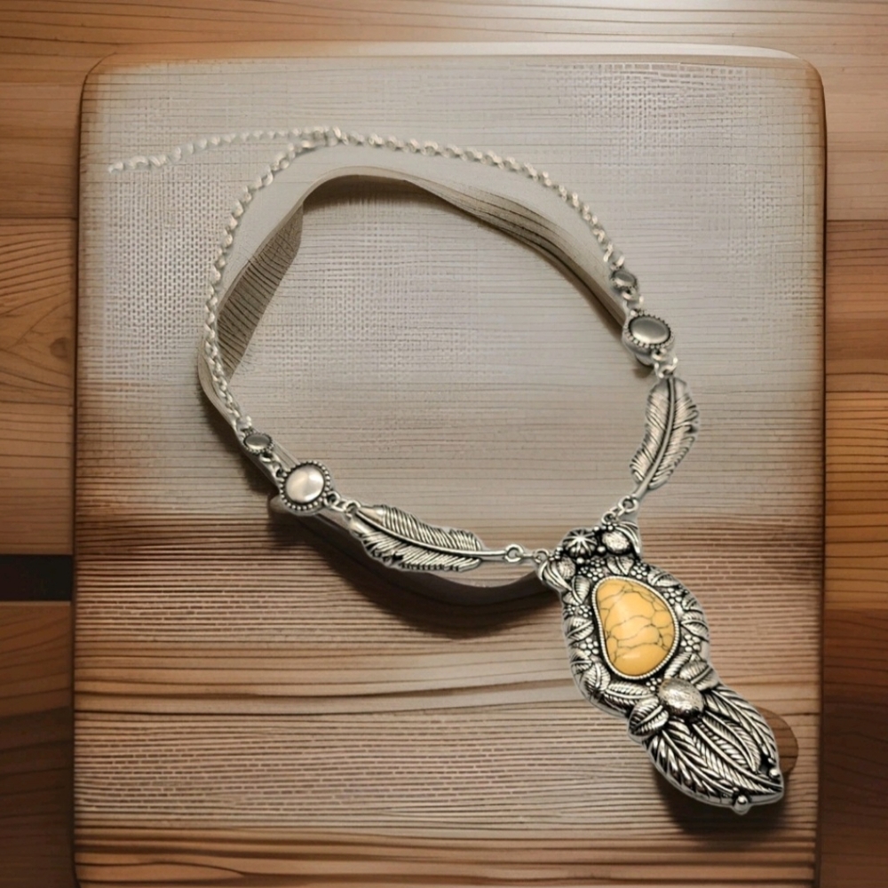 Artisan Howlite Stone Boho Feather Native American Silver Necklace - Picture 10 of 13